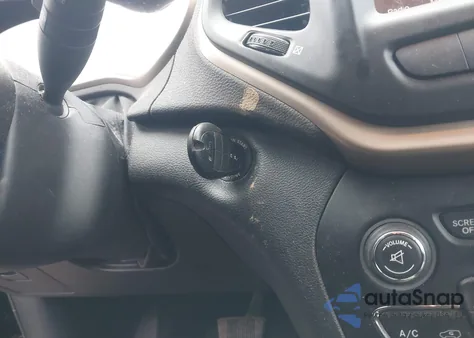 2014 Jeep Cherokee Latitude из США, поврежденный, VIN 1C4PJMCS2EW264311